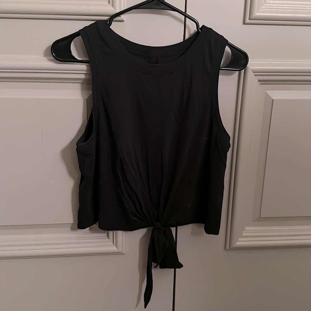 Lululemon black tank top with front tie